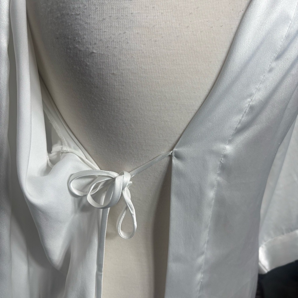 Victoria's Secret Satin Bridal Robe White Kimono Sleeve Lingerie Minimalist - Picture 6 of 8